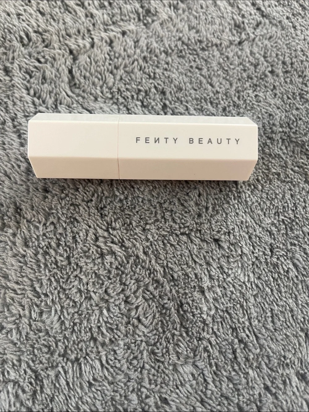 Fenty Beauty bristles features